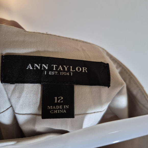 Ann Taylor Classic Cream Pencil Skirt - Picture 3 of 3